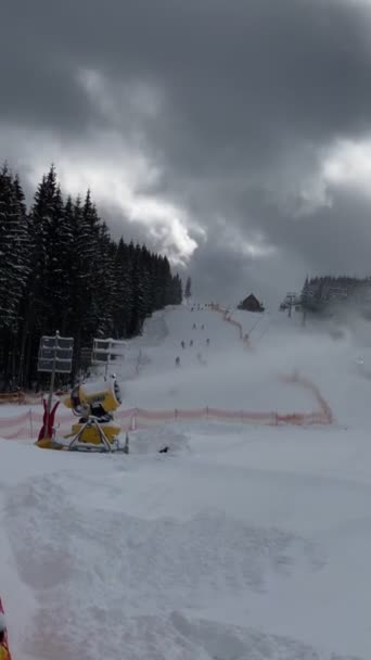 Piste Station Ski Recouverte Neige Par Espace Copie Enneigeur — Video