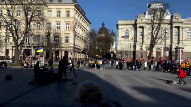 Lviv Ukrajna Március 2023 Street Music Band People Dancing Having — Stock videók