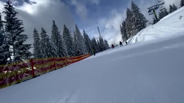Muž Snowboardista Sjezdovce Pocity Rychlosti Zimní Cestování Koncept — Stock video