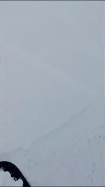 パウダースノースキーリゾートコピースペースのスノーボーダーのPov — ストック動画