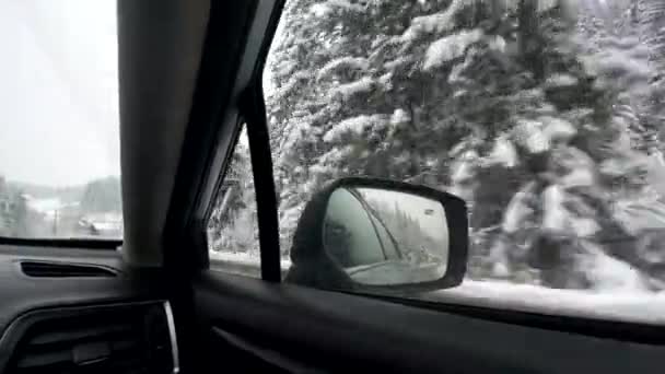 Θέα Από Αυτοκίνητο Οδικό Ταξίδι Από Χειμώνα Βουνά Αντίγραφο Χώρο — Αρχείο Βίντεο