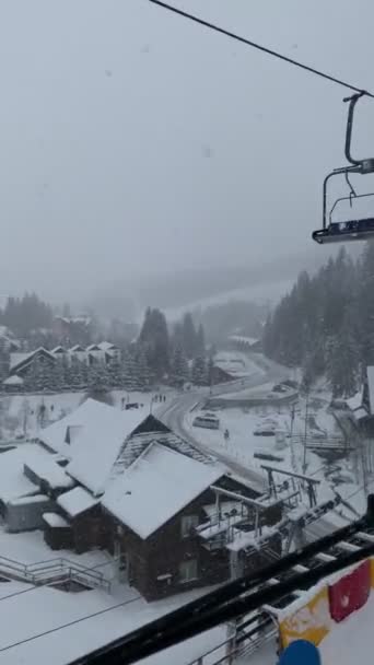Utsikt Från Stol Hiss Skidorten Snö Pulver Dag Bukovel Ukraina — Stockvideo