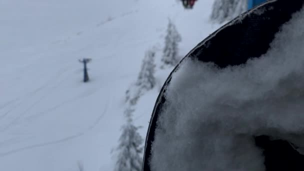 Άποψη Του Χιονοδρομικού Κέντρου Από Ανελκυστήρα Καρέκλα Χιόνι Ημέρα Χειμερινές — Αρχείο Βίντεο