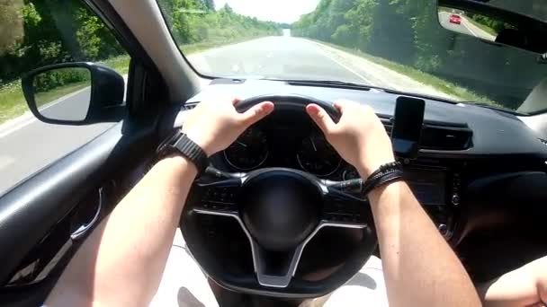 Nézőpont Férfi Lovaglás Autó Autópálya Közúti Utazás — Stock videók