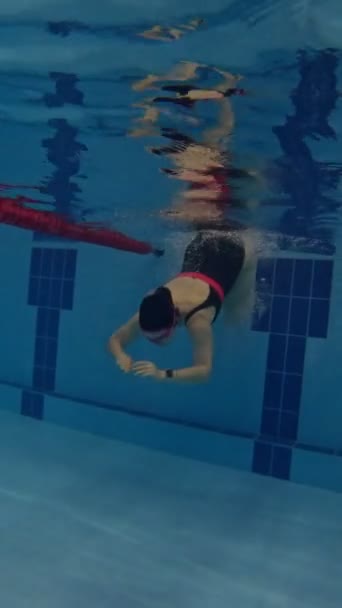 Zwangere Vrouw Zwembad Gezonde Activiteiten — Stockvideo