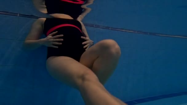 孕妇在水下锻炼保健生活方式 — 图库视频影像