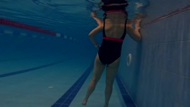 Mulher Grávida Faz Exercícios Subaquático Estilo Vida — Vídeo de Stock