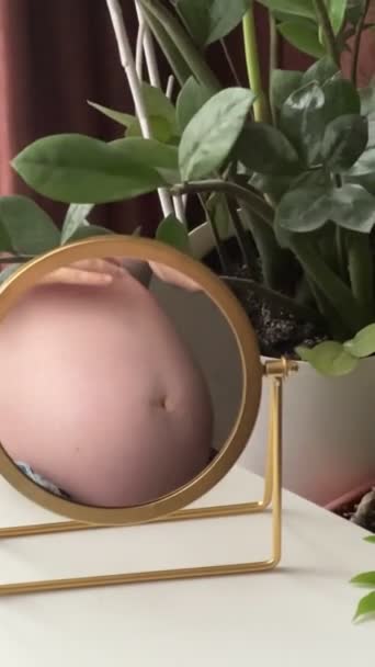 Pregnant Woman Shooting Her Tummy Mirror Cute Waiting New Born — Stock Video