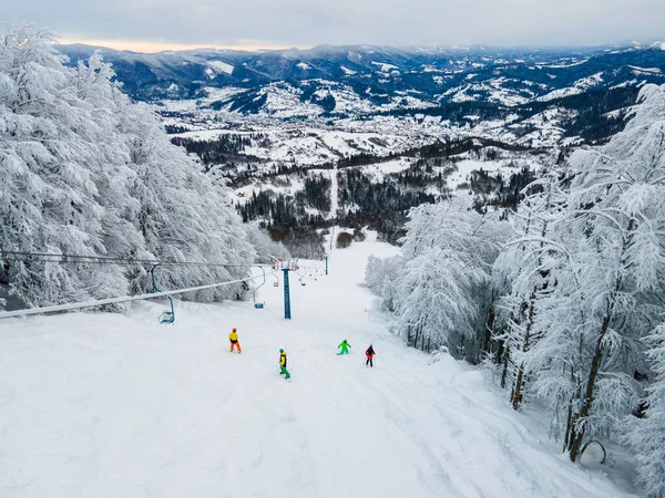 Aerial View Snowboarders Free Riders Ski Slope Ukraine Carpathian Mountains — Fotografia de Stock