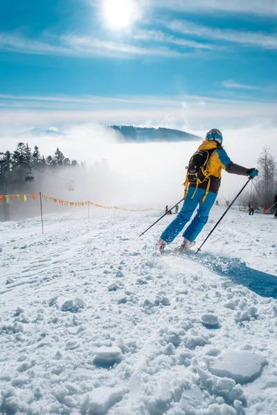 Woman Skier Ski Slop Winter Resort Copy Space — Fotografia de Stock