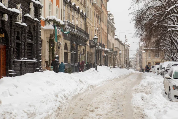 Lviv Ucrania Febrero 2021 Calles Ciudad Después Una Tormenta Nieve — Foto de Stock