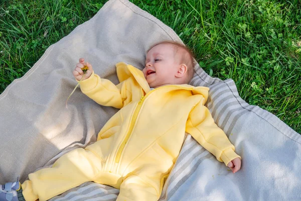 Little Boy Taking Fresh Air Sunshine Soft Green Blanket — Stock Photo, Image