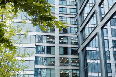 Ofis binasının dış görünüşü çok şık.