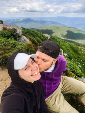 mutlu çift Dağı'nda