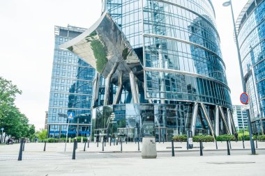 Varşova Spire, Polonya 'nın en ünlü manzaralarından biri - 27 Mayıs 2022. Varşova, Polonya.