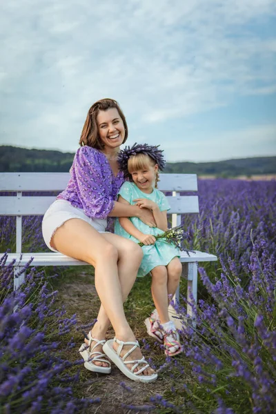 Happy Mother Daughter Sitting Bench Lavender Field — Stock Photo, Image