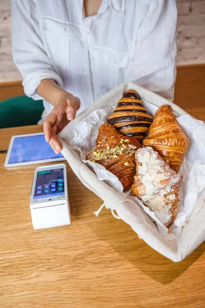 Croissants Served Checkout Counter Charming Wicker Basket — Stock Photo, Image