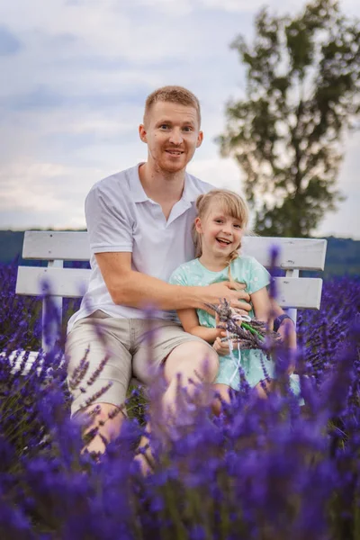Happy Father Daughter Sitting Bench Lavender Field — Stock Photo, Image