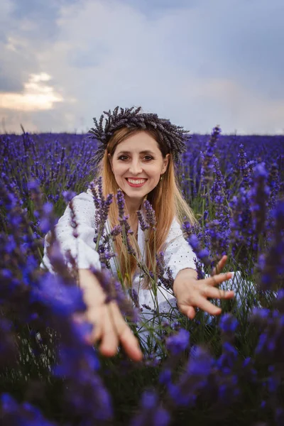 Smiling Woman Wreath Her Head Spreading Lavender Bushes Her Hands — Stock Photo, Image