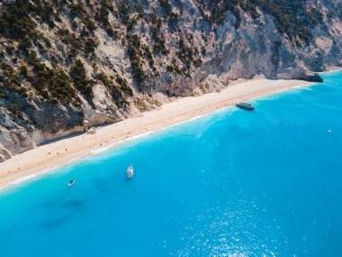 Egremni plajı manzaralı Lefkada adası Yunanistan yaz tatili