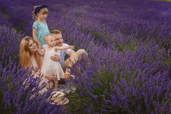 Beautiful Young Family Father Mother Two Daughters Picnic Lavender Field — Stock Photo, Image