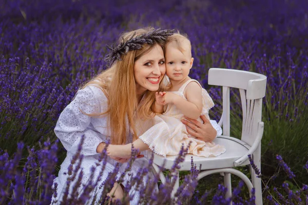 Little Girl Her Mother Posing Lavender Wreath Together — Stock Photo, Image