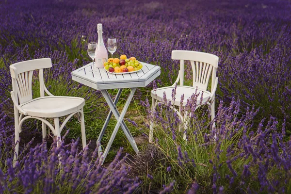 Table Two Romantic Date Lavender Field — Stock Photo, Image