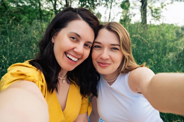 Selfie Two Women Date — Stock Photo, Image