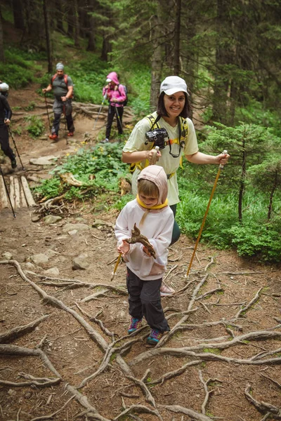 Family Hike Forest — Stock Photo, Image