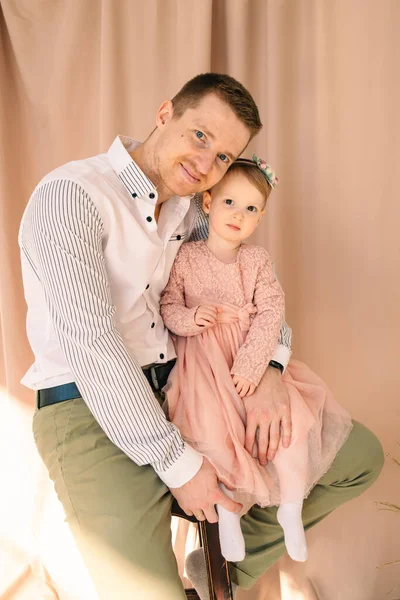 Portrait Father Toddler Daughter Studio — Stock Photo, Image