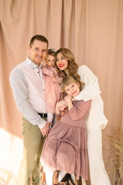 Happy Family Four Father Mother Two Daughters Portrait — Stock Photo, Image