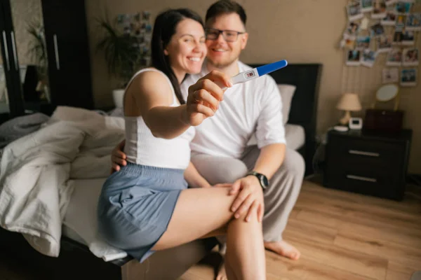 Happy Couple Looking Positive Pregnancy Test Copy Space — Stock Photo, Image