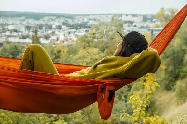 Chilling Woman Laying Hammock Enjoying Autumn Warm Day — Stock Photo, Image