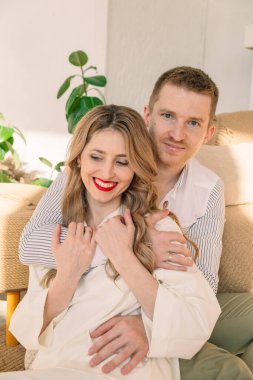 Güzel çift sarılma portresi