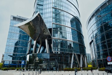 Iconic Varşova Spire gökdeleni- 27 Mayıs 2022. Varşova, Polonya.