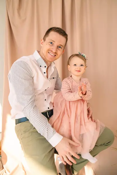 Portrait Father Toddler Daughter Studio — Stock Photo, Image