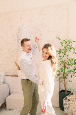 Güzel çift sarılma portresi