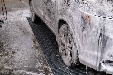 Oto Yıkama 'da yıkanan SUV kopyalama alanı