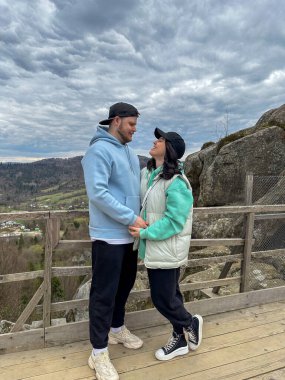 Çift Manzaralı Dağ Görünümü Kopyalama Alanı