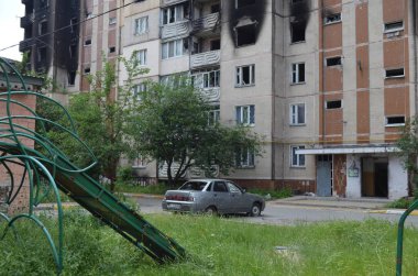 Irpin, Kyiv bölgesi, Ukrayna - Eylül 2022: Rus birlikleri tarafından bombalandıktan altı ay sonra Irpin şehri