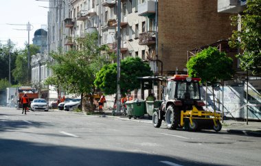 Kyiv, Ukrayna - 28 Ağustos 2025: Füze saldırısı, Kyiv şehir merkezinde hasar gören binalar