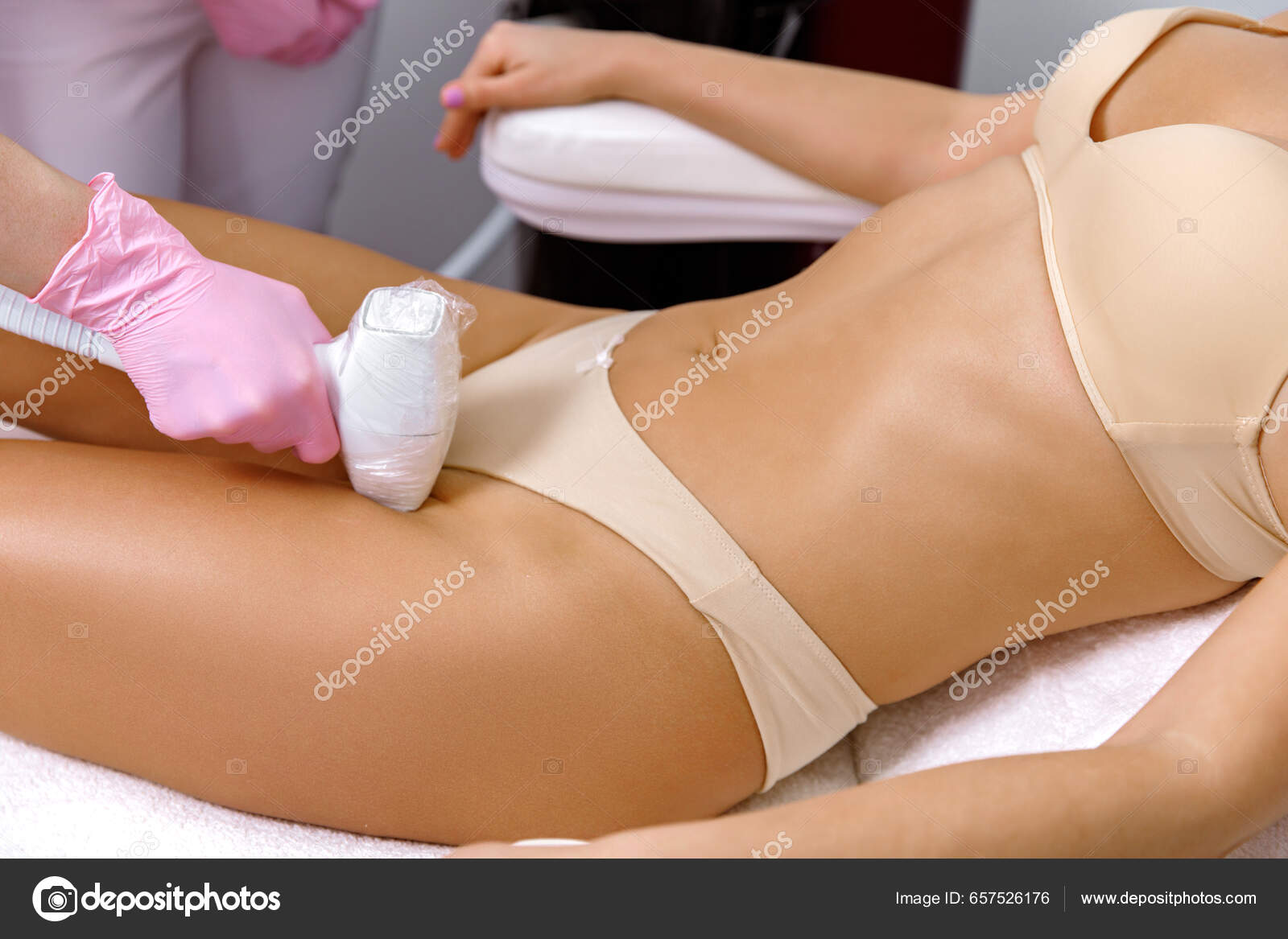 Bikini Waxen Intieme Waxen Ontharing Bikinilijn Laser Epilatie Bikini  Verjonging ⬇ Stockfoto, rechtenvrije foto door © elinagritsak #657526176