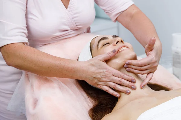 Lifting Massaggio Viso Trattamento Viso Lavaggio Della Pelle Pulizia Della — Foto Stock