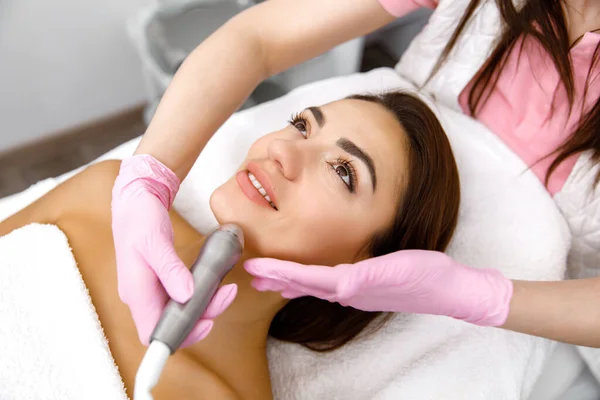 Cosmetic Facial Procedure Facial Treatment Acne Therapy Complexion Renewal Esthetic — Stock Photo, Image