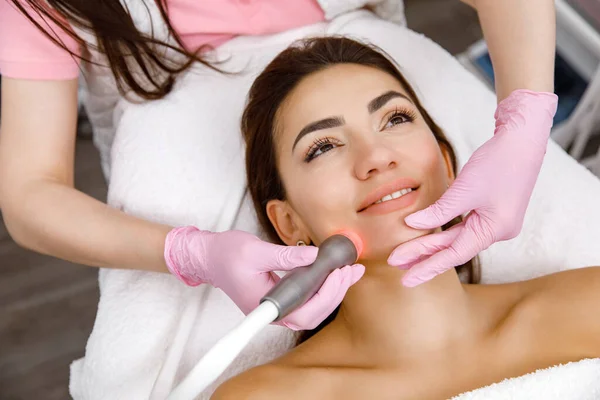Procedura Cosmetica Facciale Servizio Cosmetologia Trattamento Viso Trattamento Ringiovanimento Cura — Foto Stock
