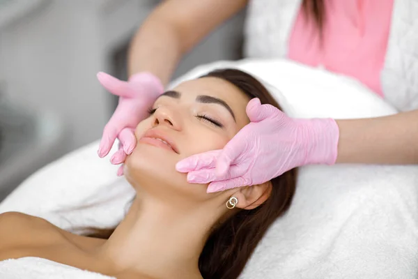 Acupuntura Facial Servicio Cosmetología Tratamiento Facial Tratamiento Rejuvenecimiento Eliminación Cabeza — Foto de Stock