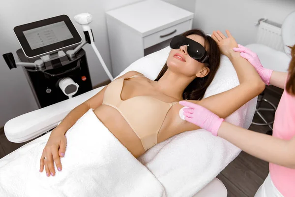 Cosmetology Laser Procedimento Remoção Cabelo Remoção Cabelo Laser Das Axilas — Fotografia de Stock