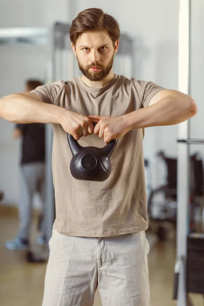 Exercises Dumbbell Kettlebell Exercises Trains Gym Man Lifts Weights Athlete — Stock Photo, Image