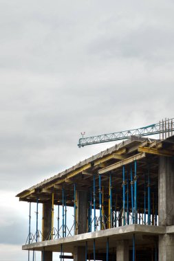 İşlem inşaatı, inşaat işleri, bina inşaatı, metal inşaat demiri, inşaat ve vinç.