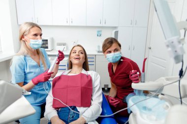 Diş muayenesi, diş sağlığı, kontrol muayenesi, hastane ofisi, gülümseyen hasta, diş hekimliği kliniği, diş hekimliği, konsültasyon